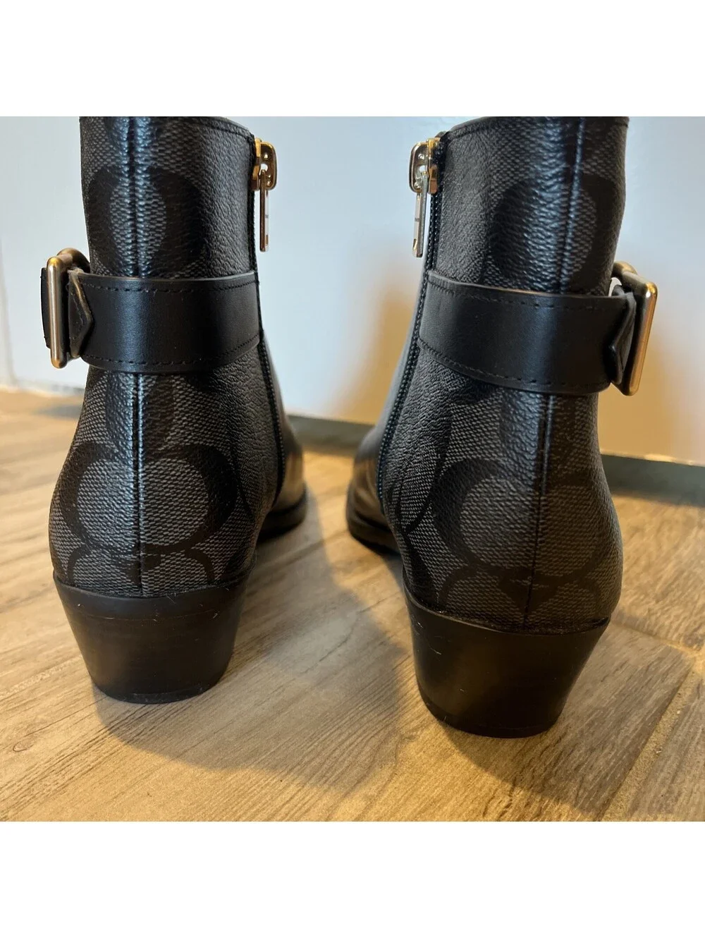 COACH LADIES MONOGRAM ANKLE BOOTIES SIZE US6.5B VGC